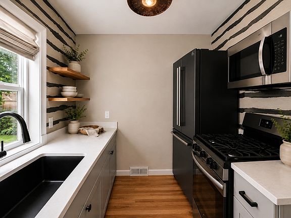 5th image of 1604 45th St