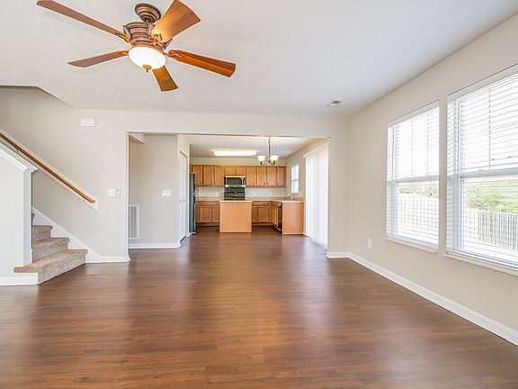 3rd image of 902 Grand Oak Dr