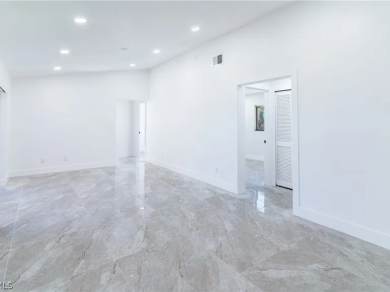720 Chavers St — Photo 12