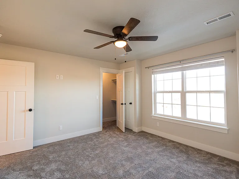 212 Stonegate Ln — Photo 9