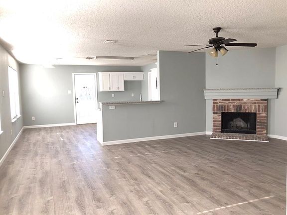 2nd image of 1006 Mazourka Dr