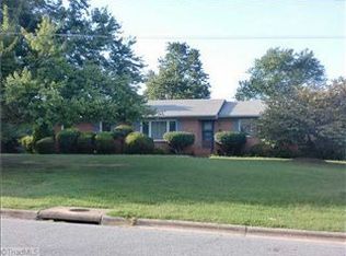 3307 Crestview Dr, High Point, NC 27260