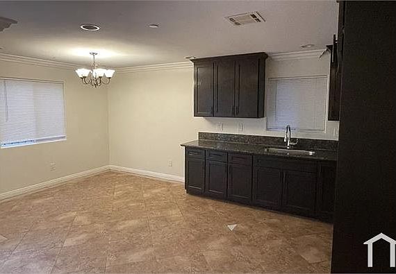 3rd image of 1516 E 55th St