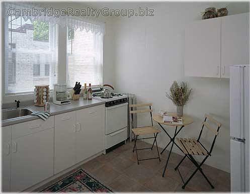 4th image of 15 Barrows St #3T