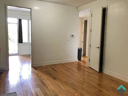 Rented by EXR | media 30