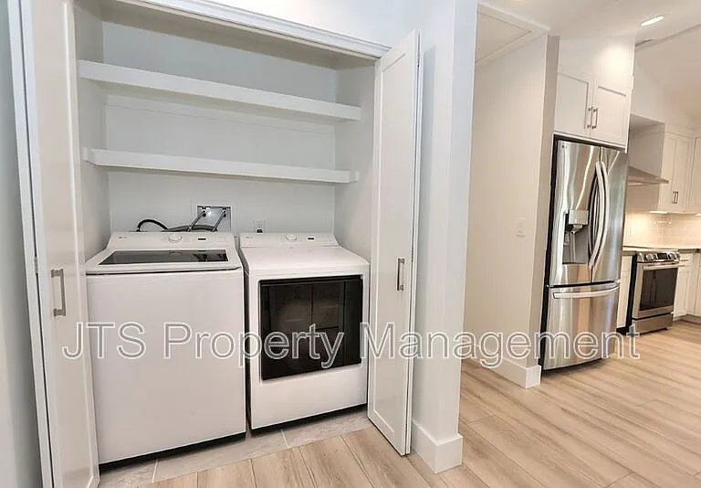 4341 Dog Aly — Photo 16