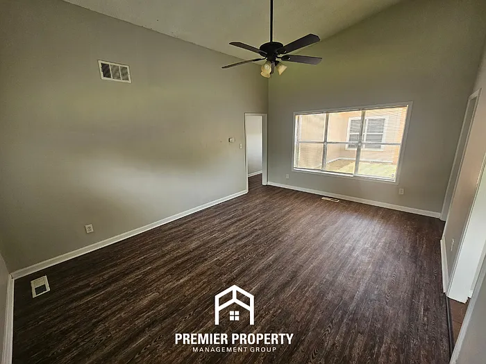 6149 Quince Rd — Photo 10