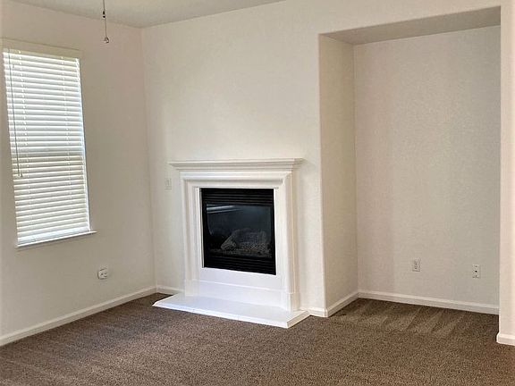 4th image of 5323 Vesta Cir