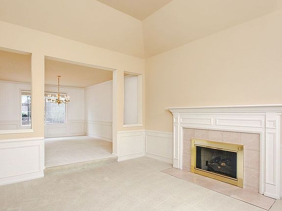 3rd image of 10811 177th Ct NE