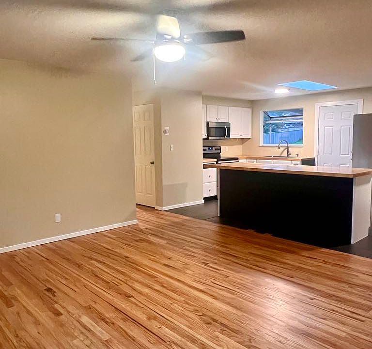 1st image of 2574 Airline Way