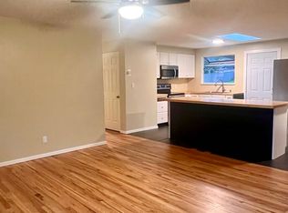 2574 Airline Way, Oak Harbor, WA 98277