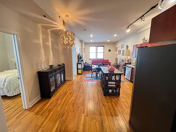 3rd image of 353 Grove St #2AA