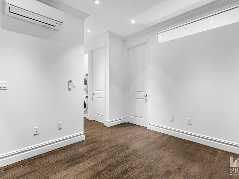 244 10th Ave #5E — Photo 5