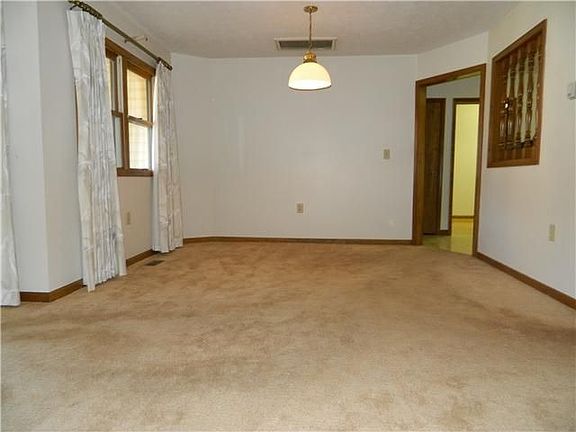 4th image of 6415 Chapelwood Ct