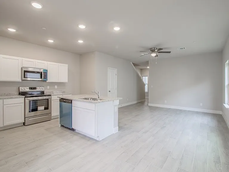 7503 Savannah Brks — Photo 7
