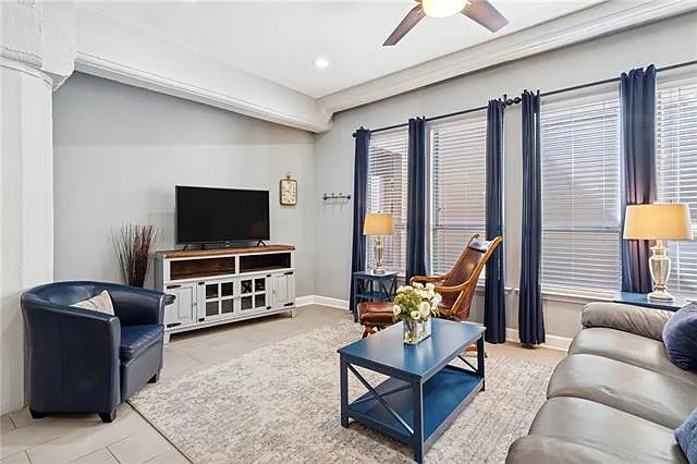 2 bed, 2.0 bath, 1149 sqft, $3,000 — Photo 4