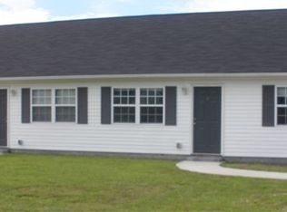 586 Haws Run Rd APT 4, Jacksonville, NC 28540