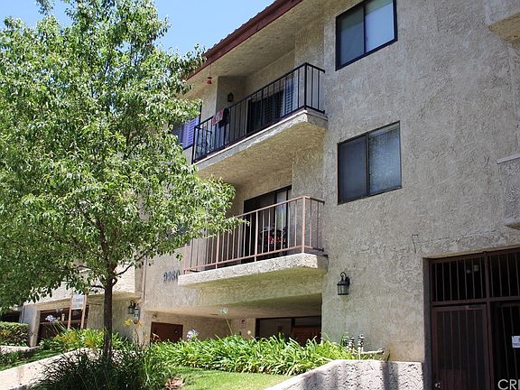2nd image of 9960 Owensmouth Ave Unit 32