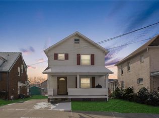 382 Pittsburgh Cir, Ellwood City, PA 16117