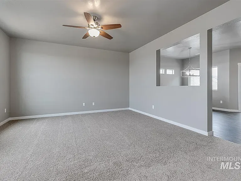 3 bed, 2.5 bath, 1502 sqft, $2,100 — Photo 3