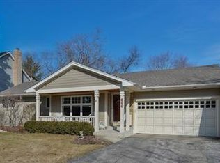 323 Scott Ave, Glen Ellyn, IL 60137
