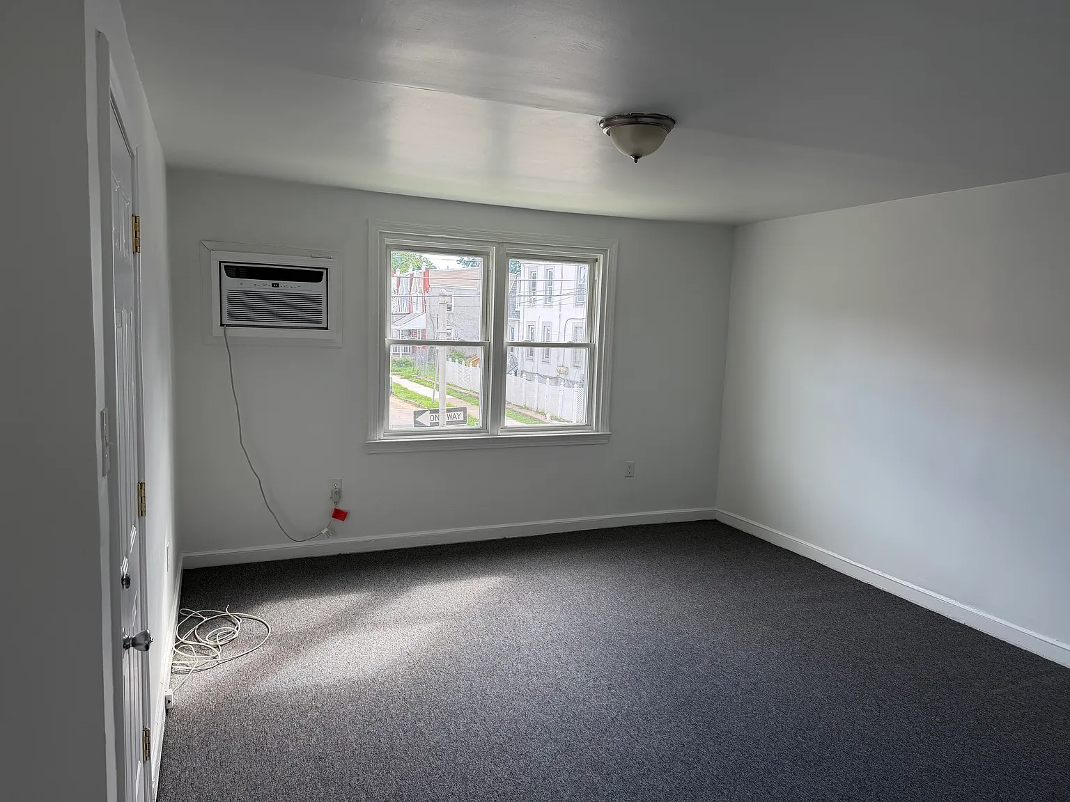 1 bed, 750 sqft, $1,200 — Photo 1