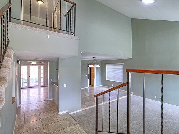 3rd image of 10835 Galvin St