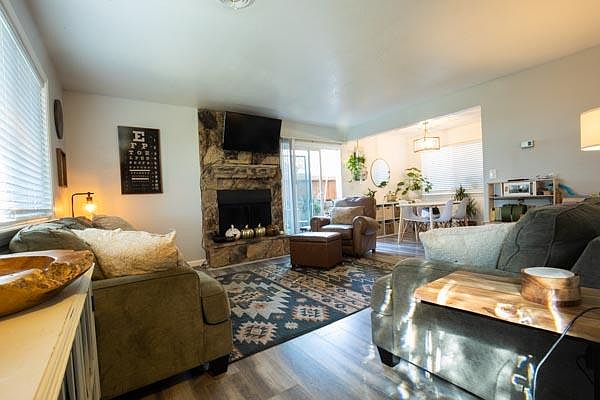 1st image of 176 Landis Cir #176