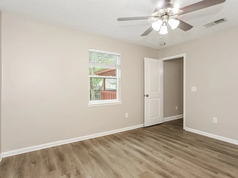 1608 Twin Oak Dr W — Photo 11