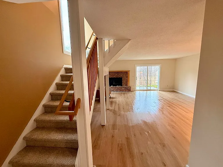 L4 Stonehedge Dr #L4 — Photo 4