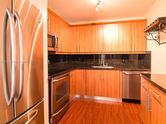 4th image of 2500 NE 135th St #B309
