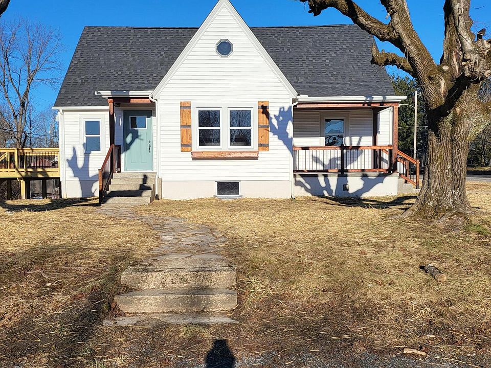 1st image of 131 Harvey Ave