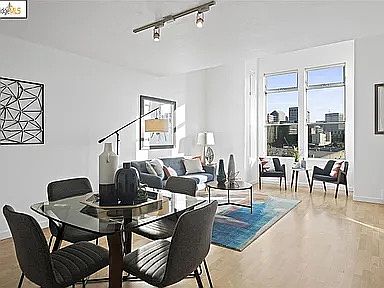 1st image of 425 28th St #204B