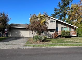 908 S 28th Ct, Renton, WA 98055