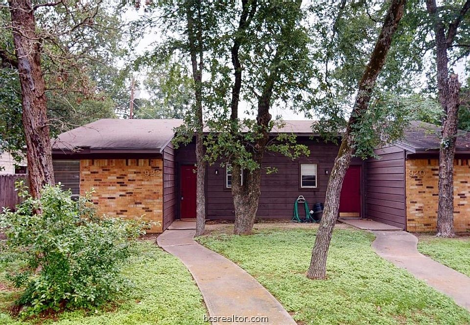 1st image of 922 Navarro Dr