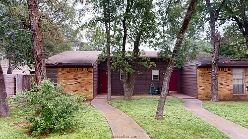 922 Navarro Dr Photo 1