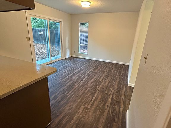 5th image of 2921 Lillard Dr