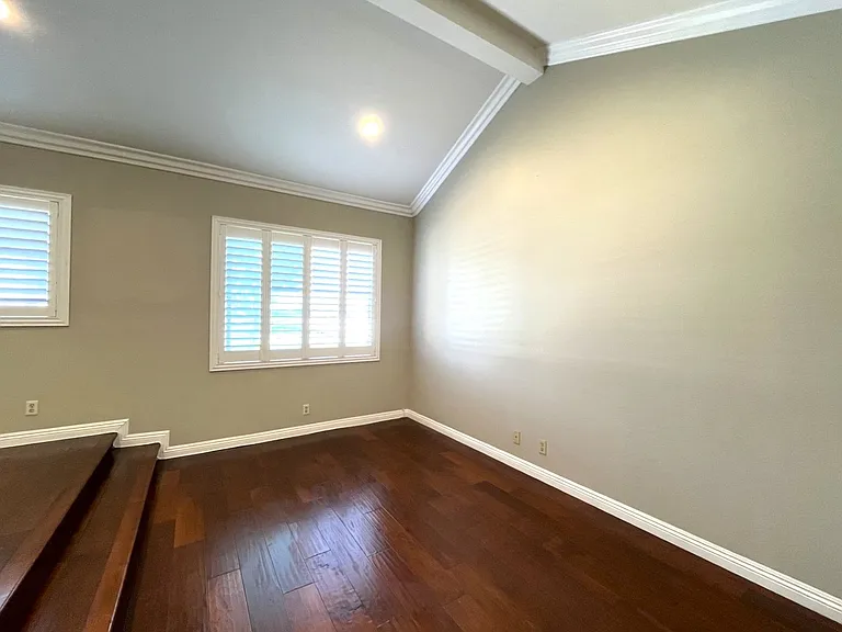581 S Greenwich St — Photo 27