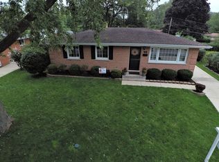 606 E Hackberry Ln, Mount Prospect, IL 60056