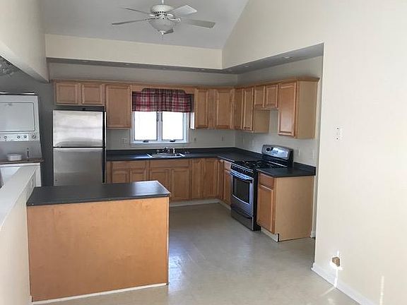 Kitchen/ dining area