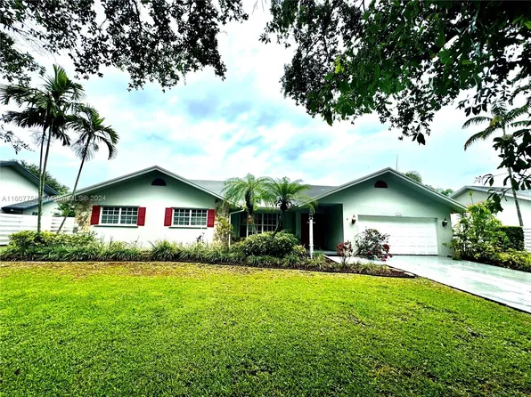 15243 SW 146th Ter, Miami, FL 33196