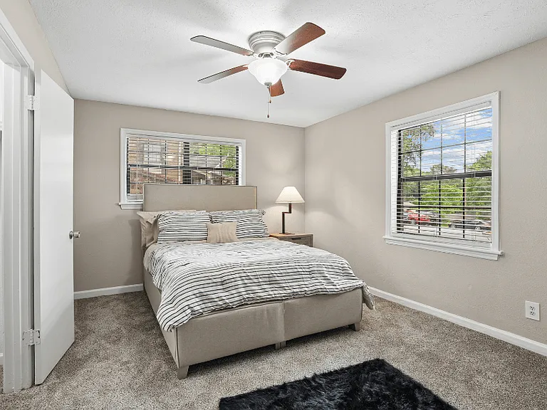 Brentwood Apartments — Photo 6