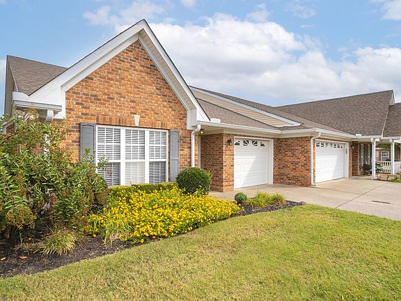 3rd image of 721 Village Green Cir