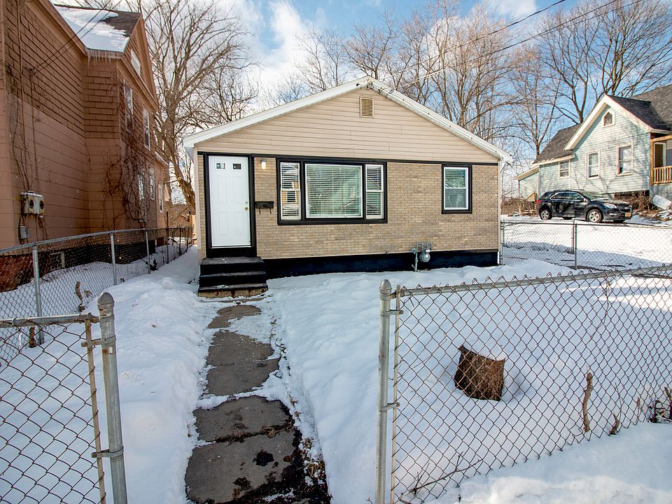 1st image of 116 Richardson Ave
