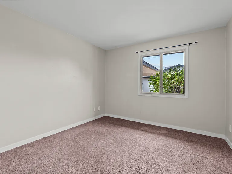 1229 E Manhatton Dr — Photo 16