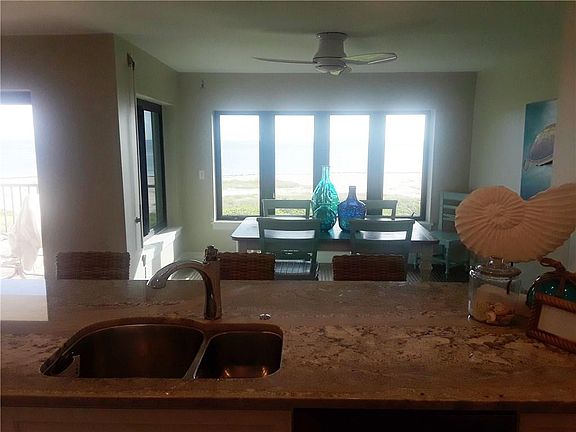 4th image of 1616 Ocean Dr APT 402