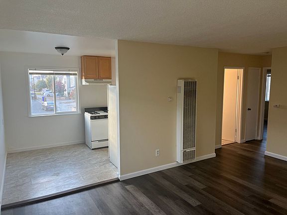 3rd image of 680 S 30th St #C