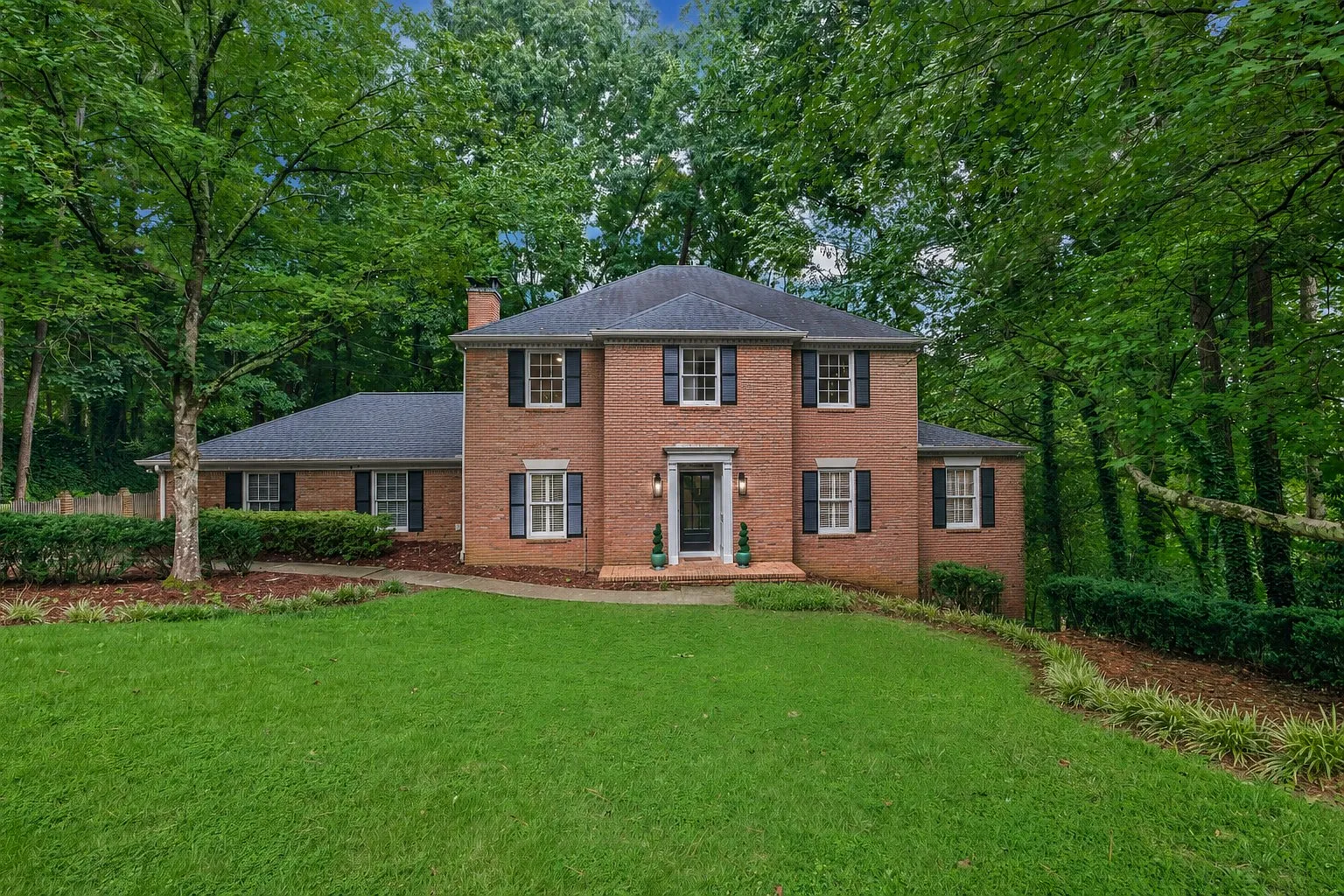 4 bed, 4088 sqft, $4,999 — Photo 1