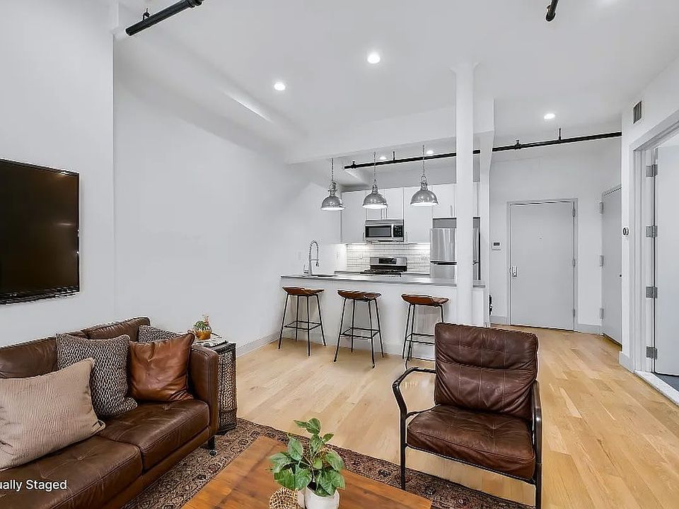 1st image of 347 Lorimer St Penthouse 2