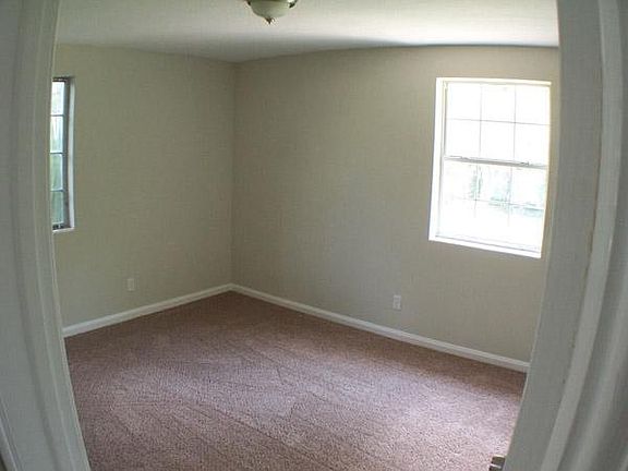 5th image of 2212 Holcroft Dr